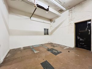 Garage- click for photo gallery